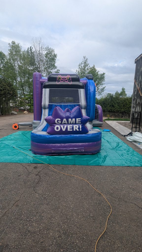 game over jeux gonflables laurentides